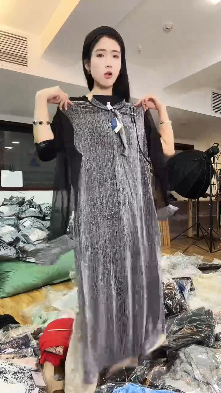 连衣裙 长       L码          140斤