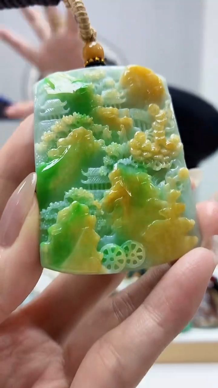 未镶嵌定制翡翠5060MM-毛货挂件132