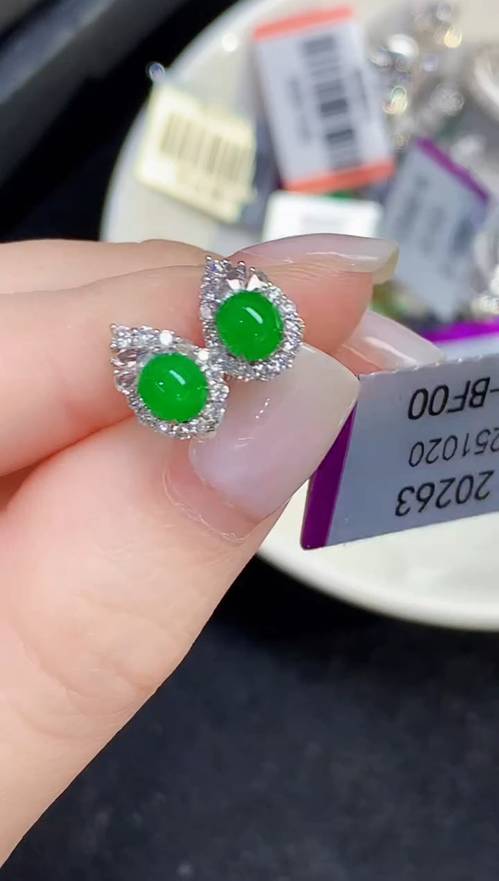 18K金镶嵌翡翠耳饰YS