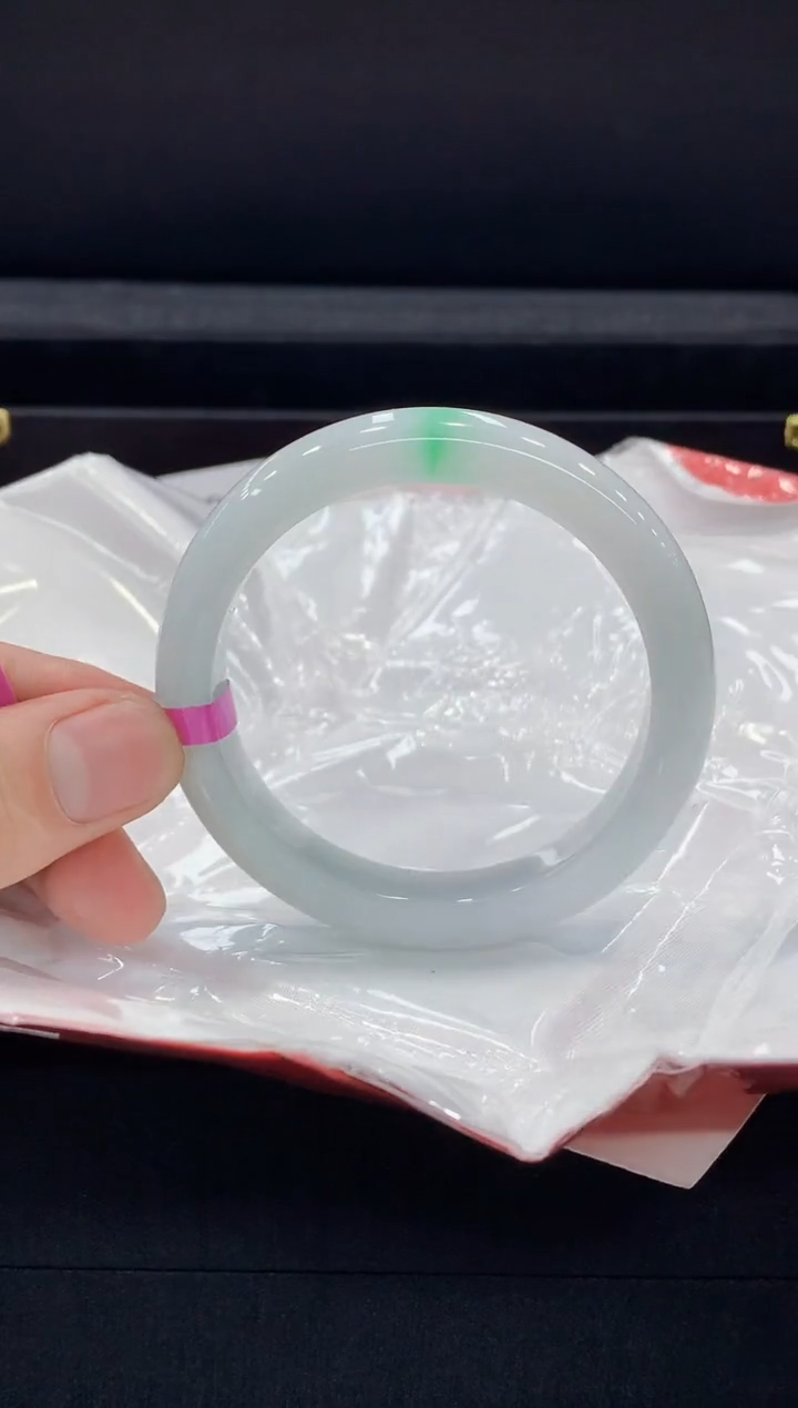 翡翠手镯未镶嵌手镯