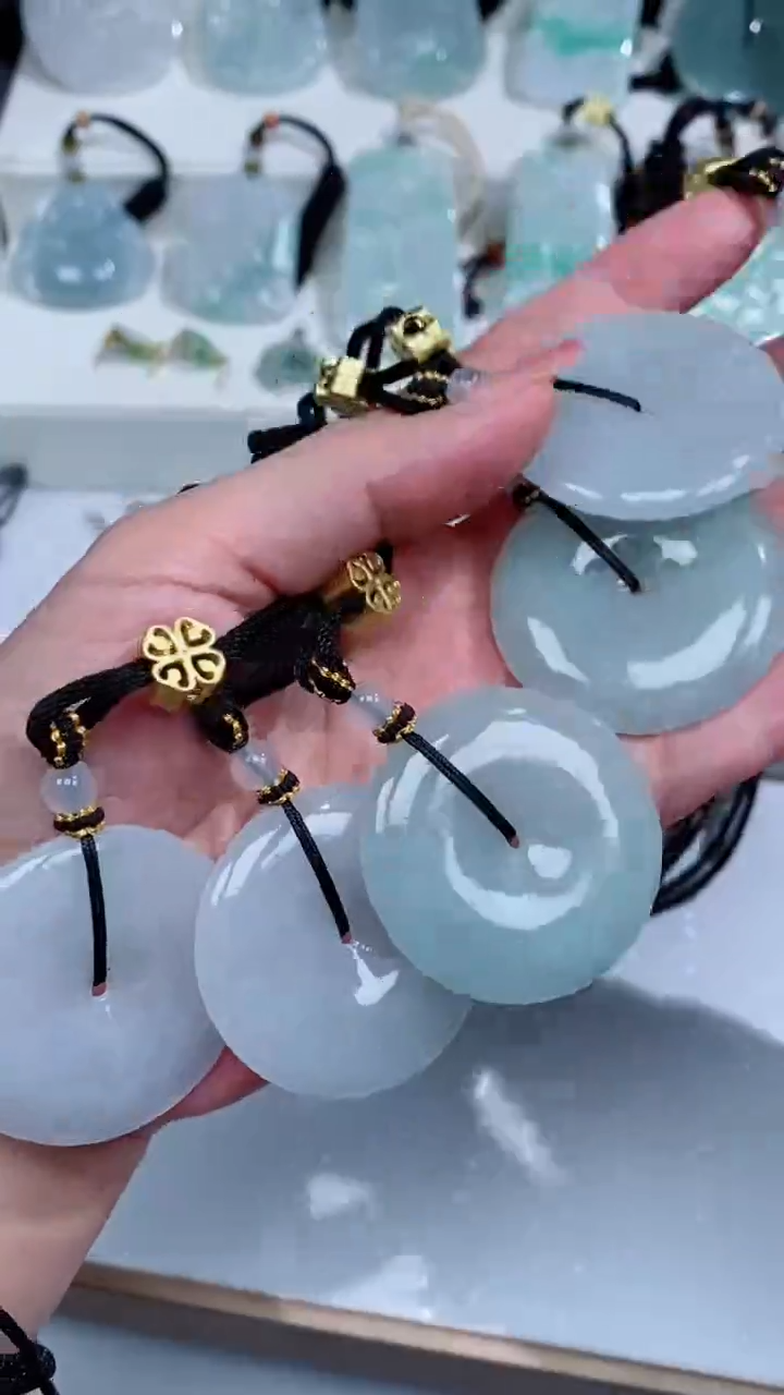 翡翠未镶嵌颈饰吊坠团购多样性发一件