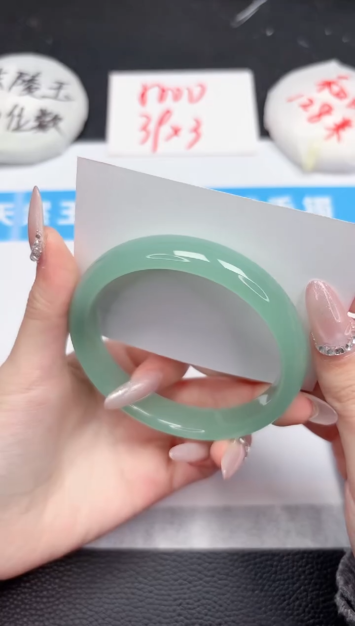 【闪购商品】石英质玉手镯未镶嵌57-64