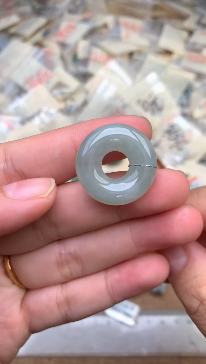 未镶嵌挂件翡翠  —  