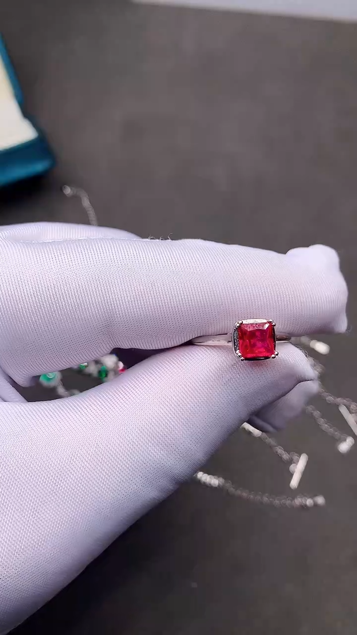 【闪购商品】红宝石戒指银S925镶嵌.........