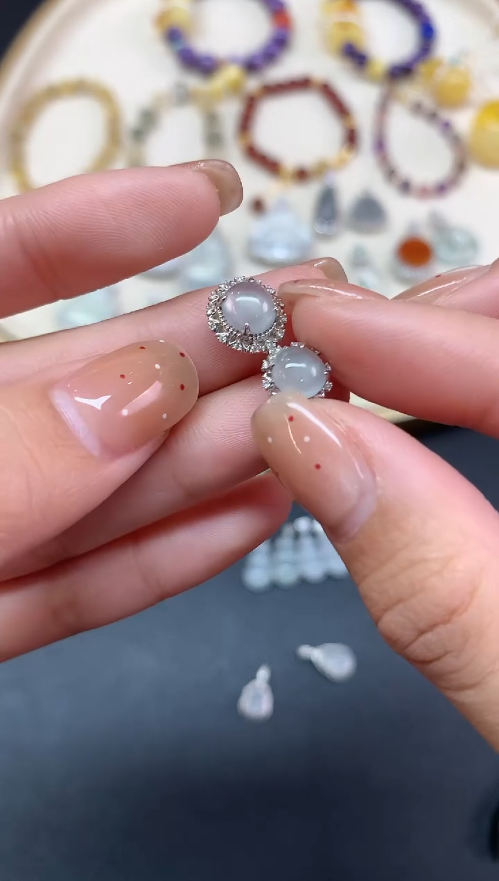 【闪购商品】翡翠吊坠(不含链)18K金镶嵌吊坠A500|1380