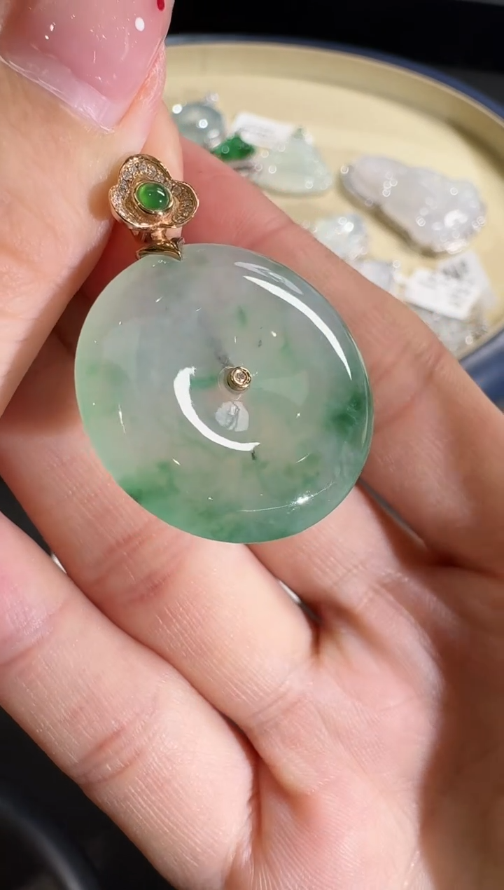 【闪购商品】翡翠吊坠(不含链)18K金镶嵌【源头工厂】钻石镶嵌