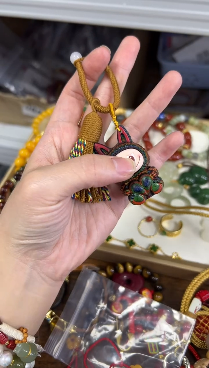 檀香木吊坠彩虹木拉布布编制款挂件[27]