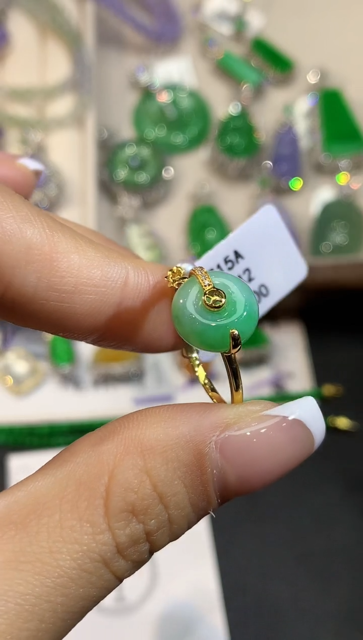【闪购商品】翡翠戒指18K金镶嵌L0442
