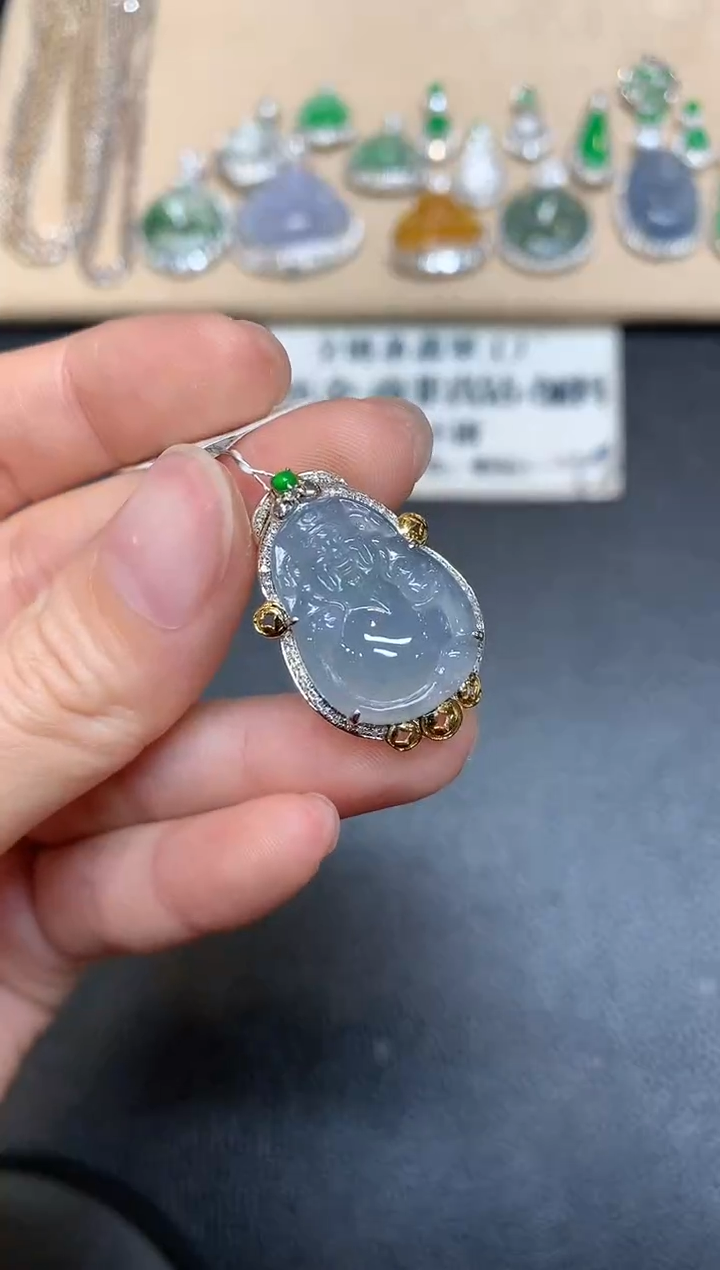 【闪购商品】翡翠颈饰18K金镶嵌财神【无服务费