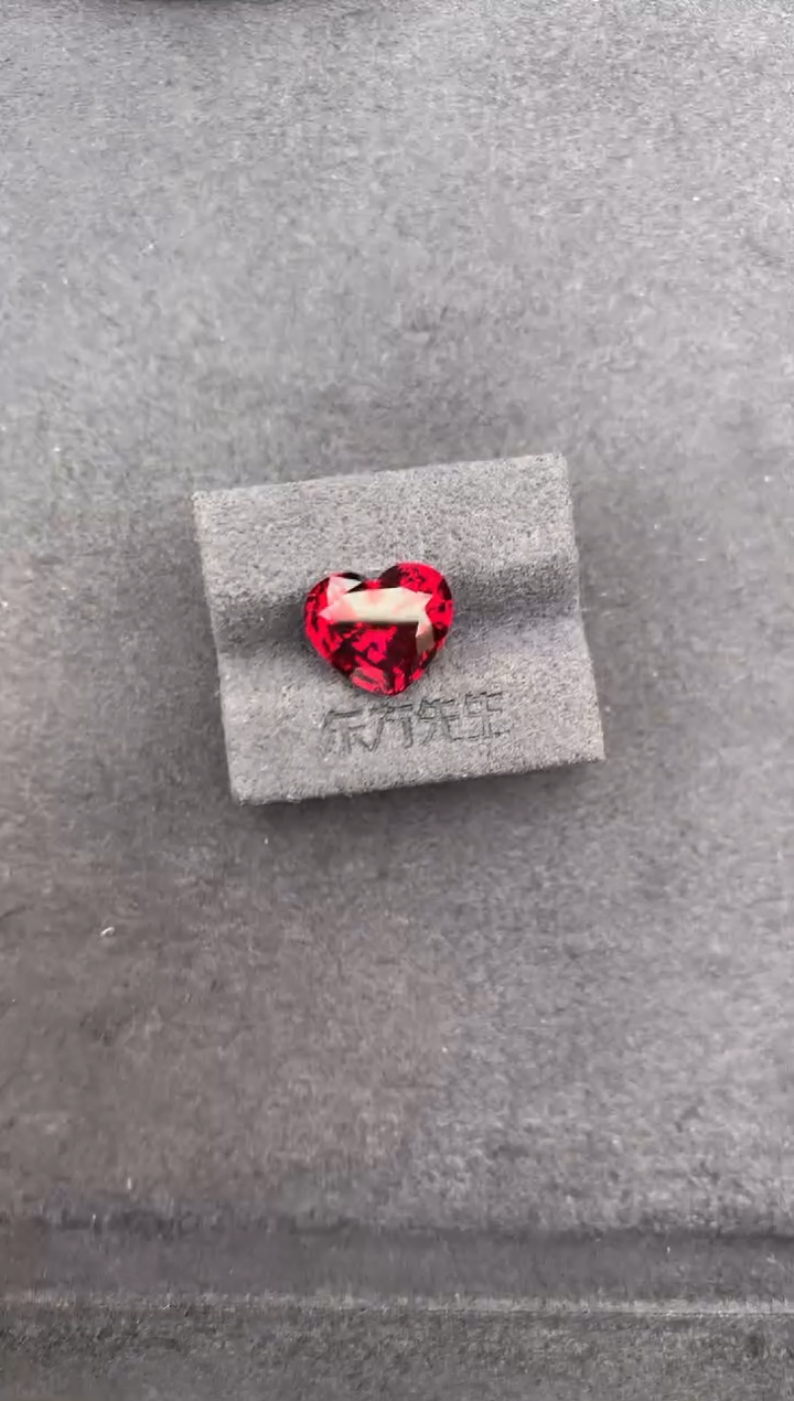 未镶嵌珠宝半成品石榴石5.3ct镁铝榴石 GE 定制