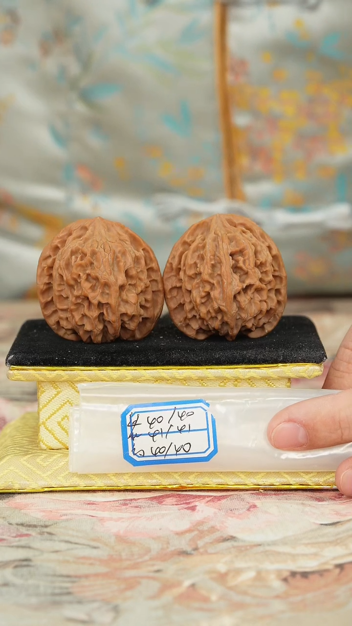 【闪购商品】文玩核桃把件苹果园