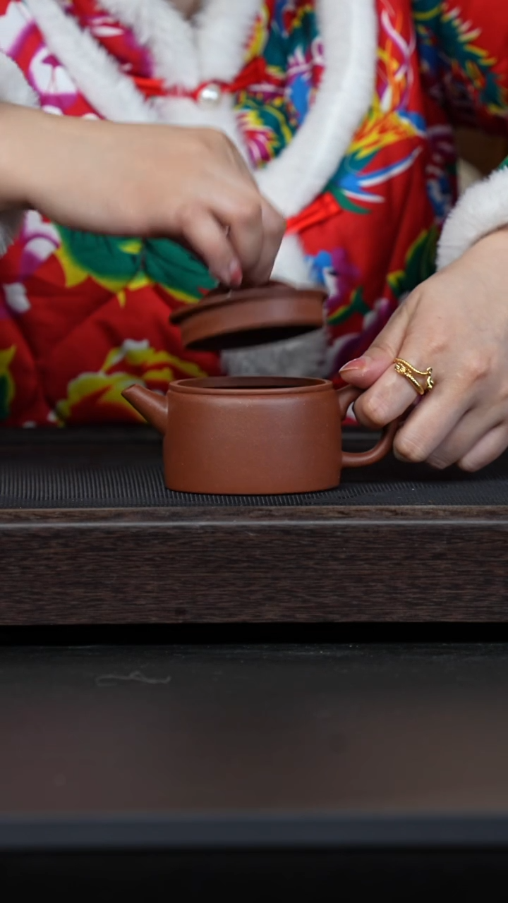 【闪购商品】紫砂茶壶微瑕红皮龙汉瓦