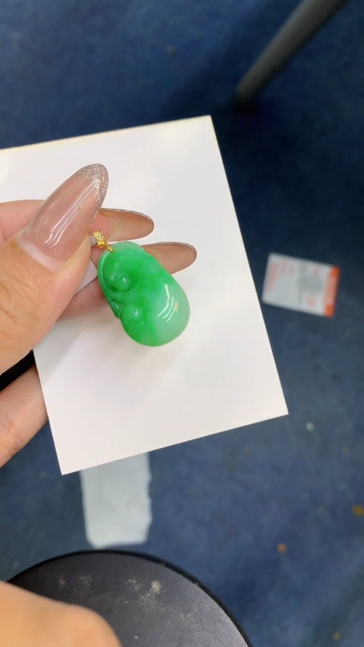 颈饰18K金镶嵌翡翠1