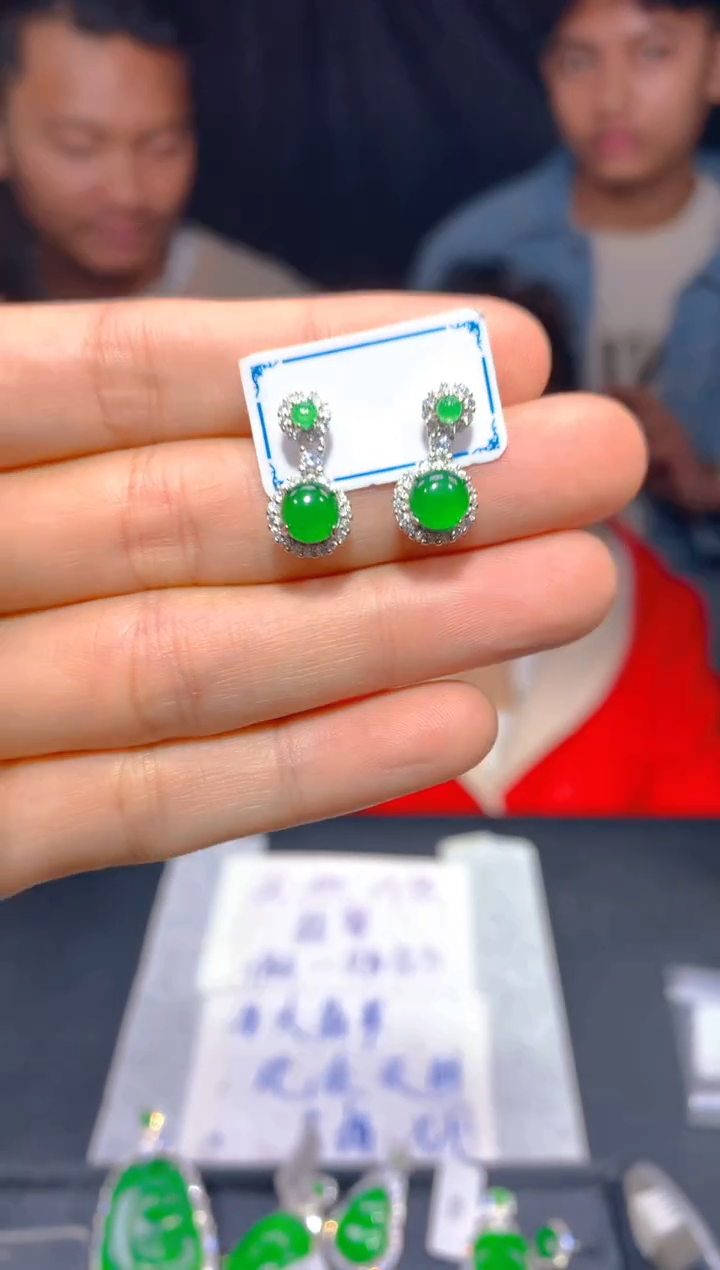 【闪购商品】定制翡翠18K金镶嵌174多样性发货（发其一）