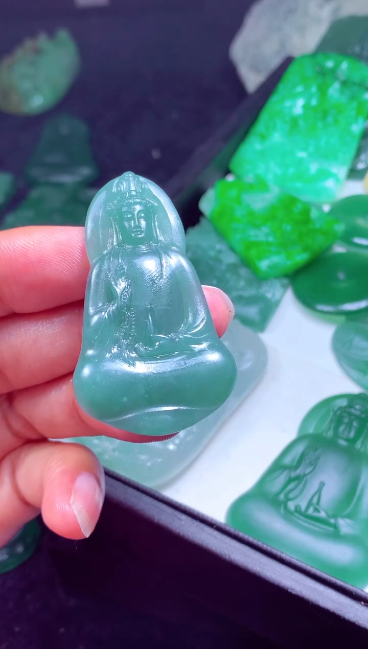 未镶嵌定制翡翠龙**龘天然缅甸翡翠A货吊坠多样性发货其一