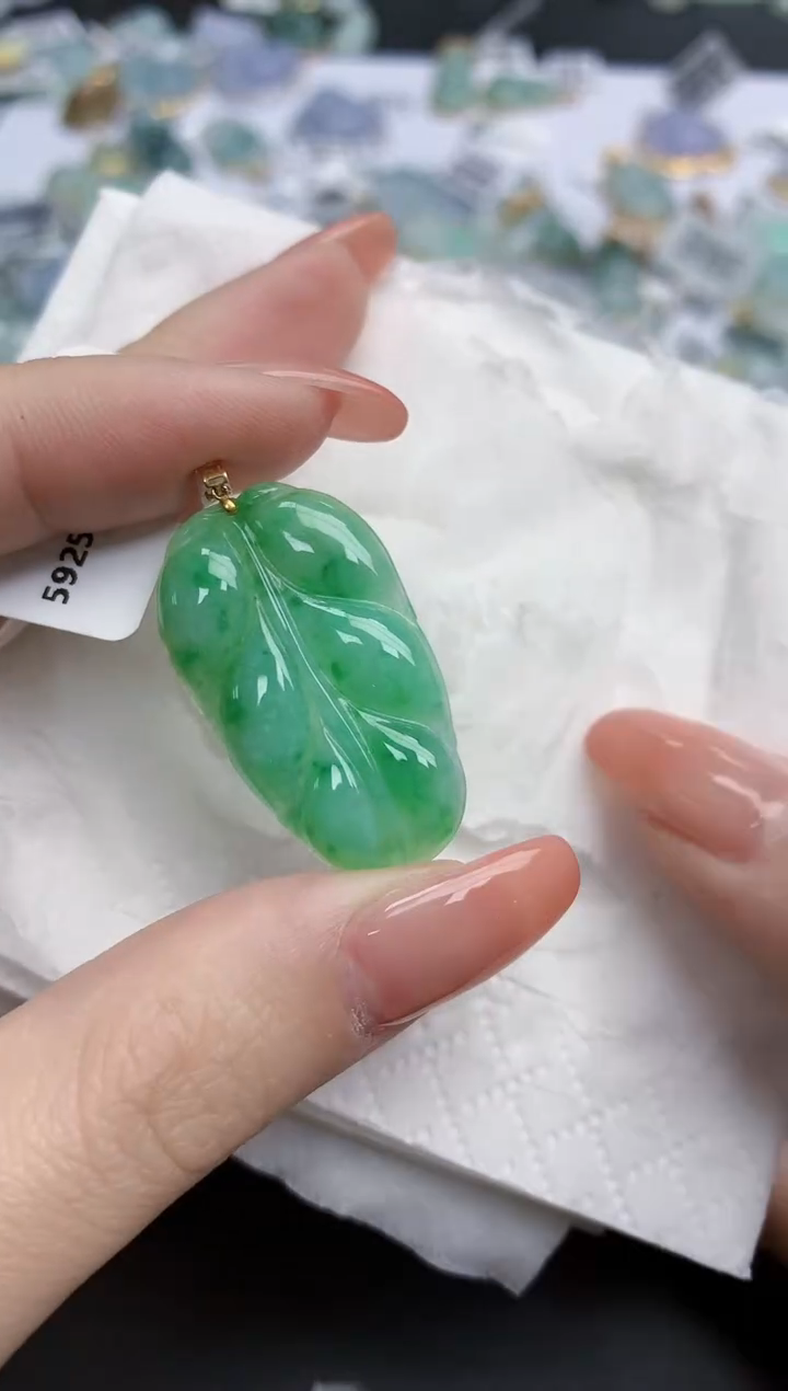 【闪购商品】翡翠颈饰18K金镶嵌天然缅甸翡翠A货