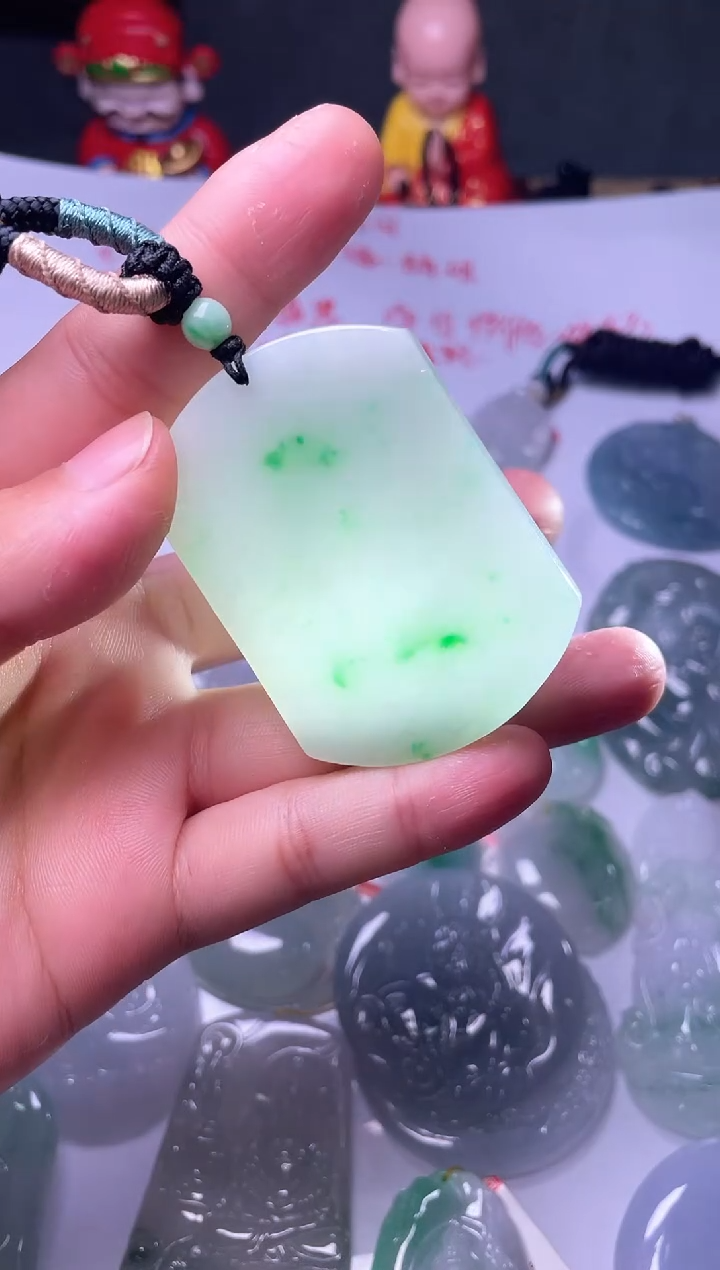 颈饰未镶嵌翡翠无事牌