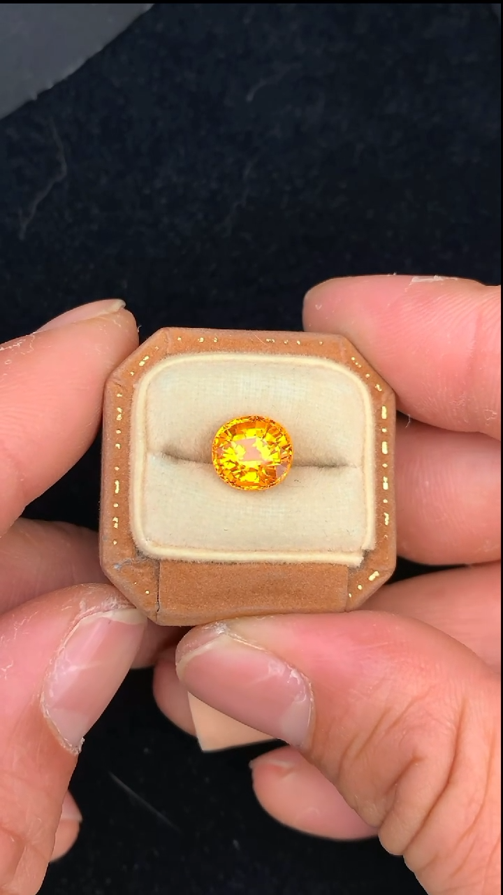 【闪购商品】石榴石（芬达石）裸石未镶嵌4克拉