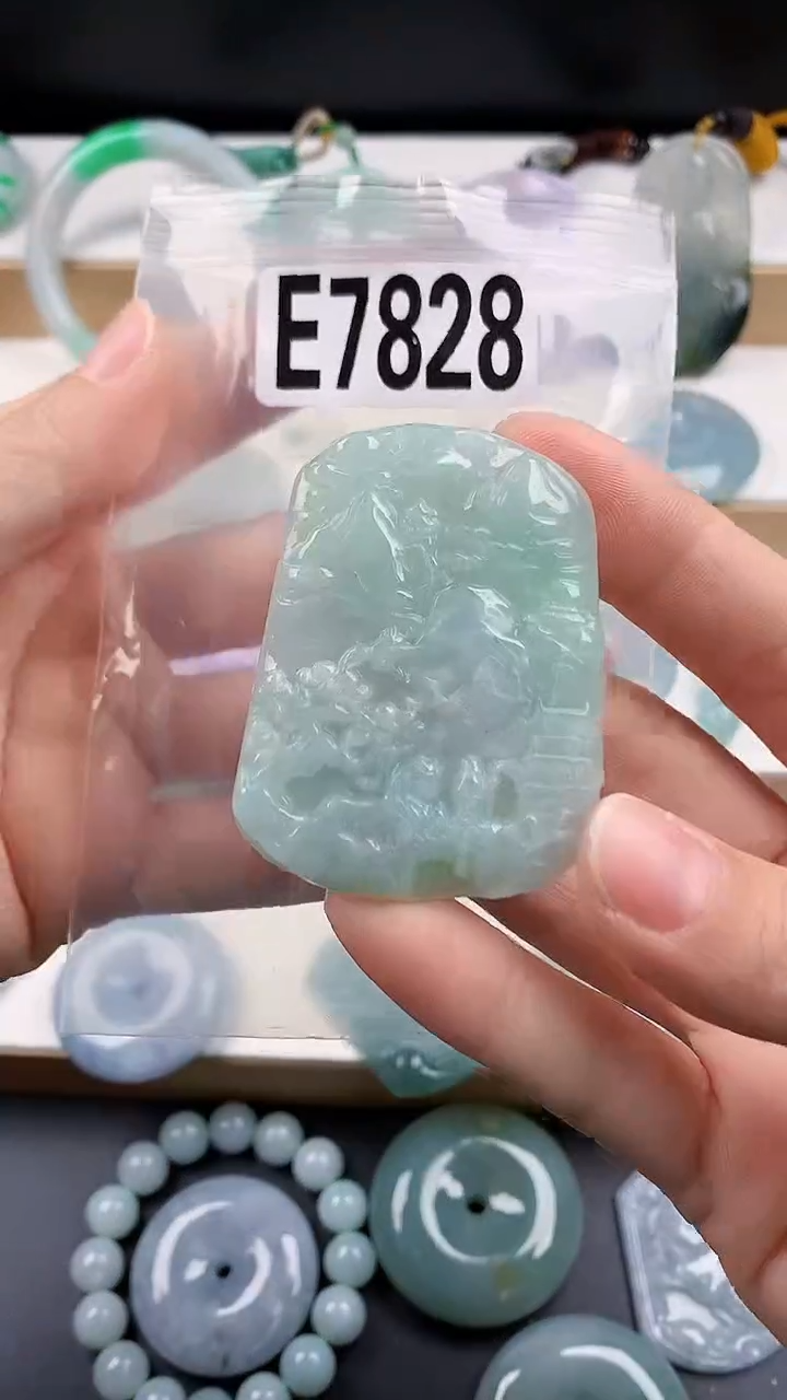 颈饰未镶嵌翡翠天然翡翠吊坠挂件