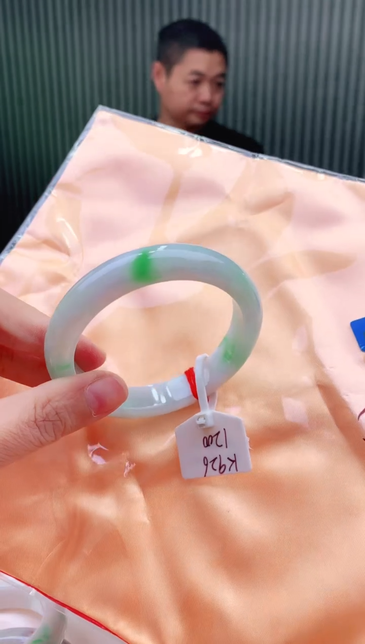 未镶嵌手镯翡翠56