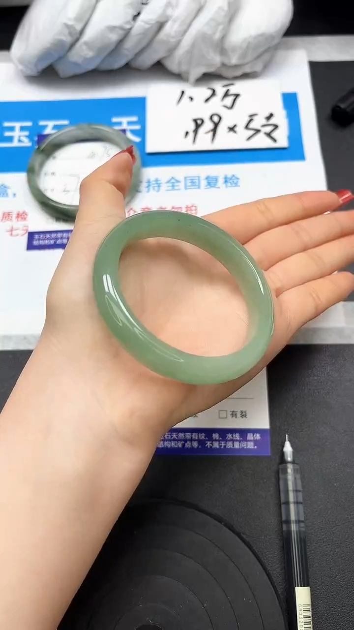 【闪购商品】石英质玉手镯未镶嵌176