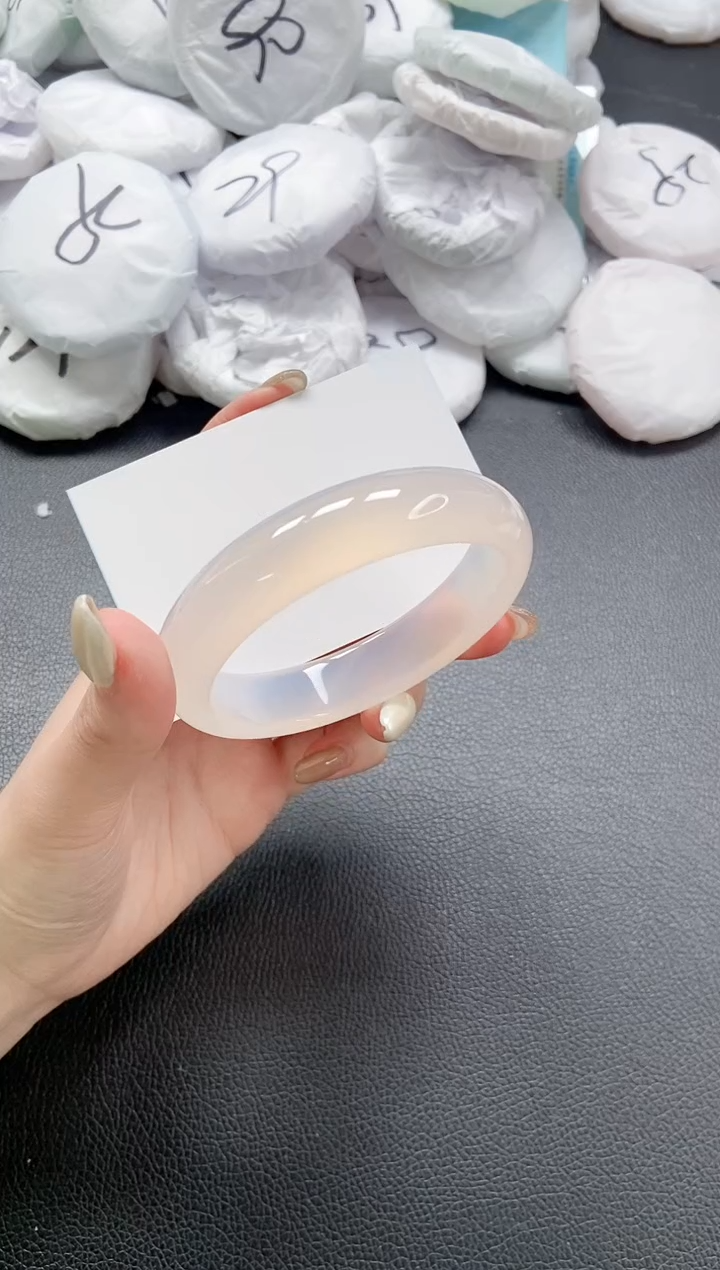 【闪购商品】石英质玉手镯未镶嵌 8L112-62