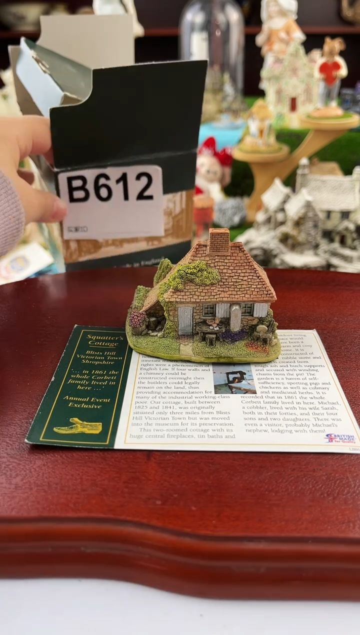 【闪购商品】紫砂茶宠中古小房子