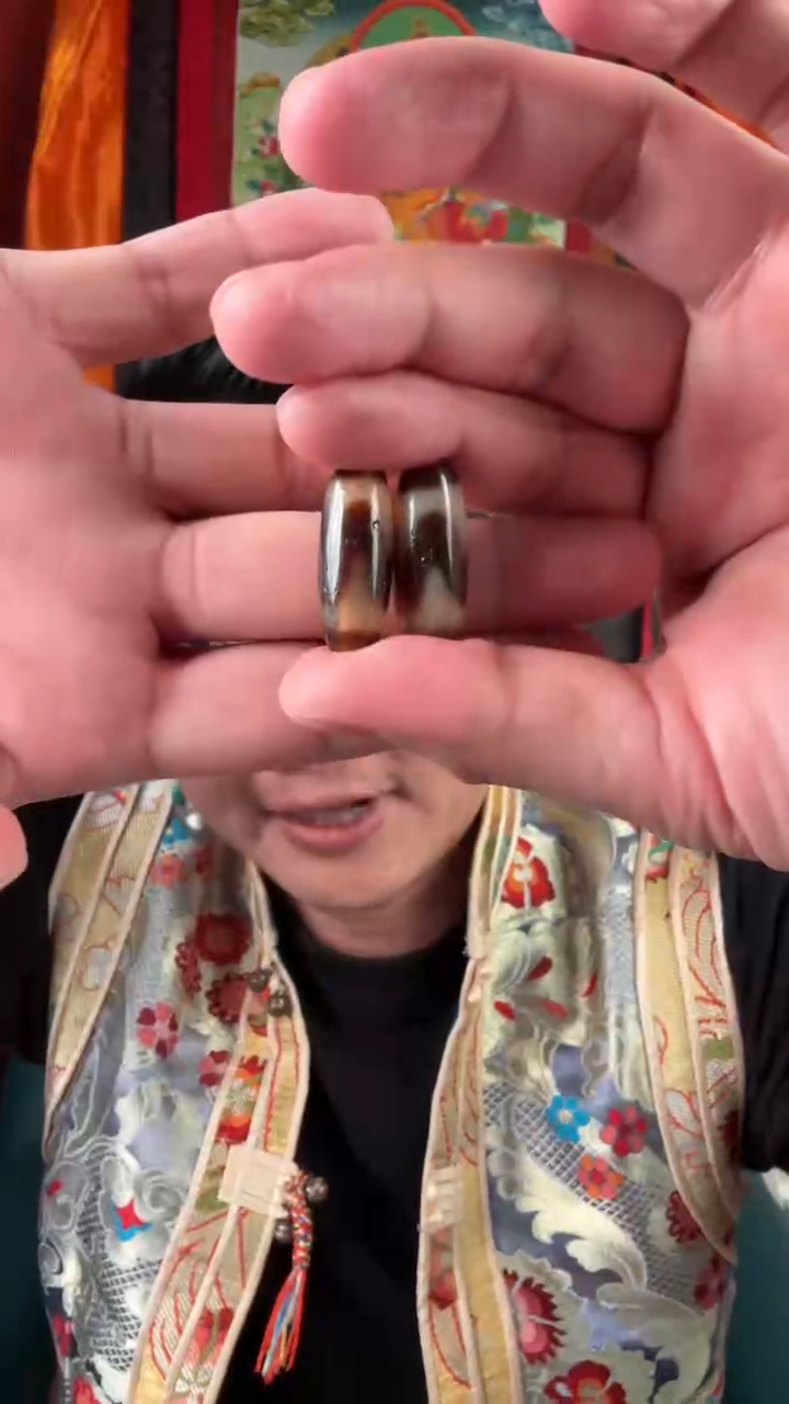 无非金属一对珠珠