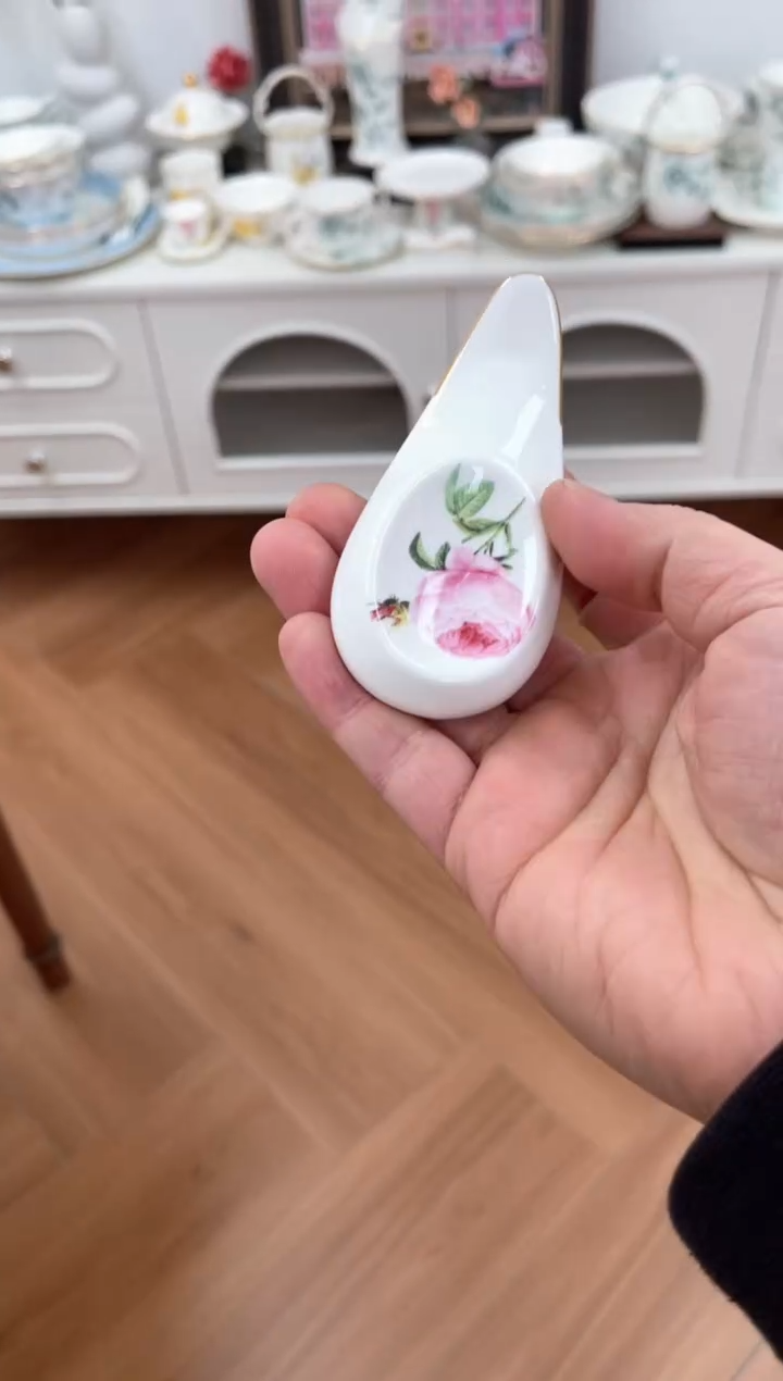 【闪购商品】碗玫瑰骨瓷勺子置