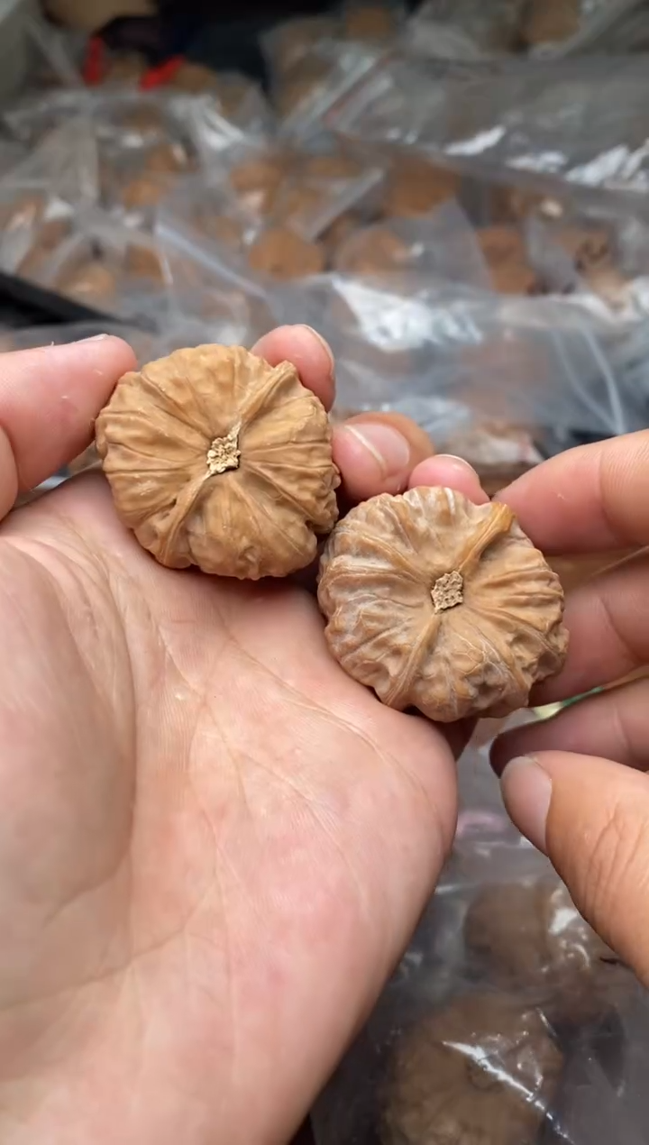 【闪购商品】文玩核桃把件A25号门头沟元宝39尺（团）