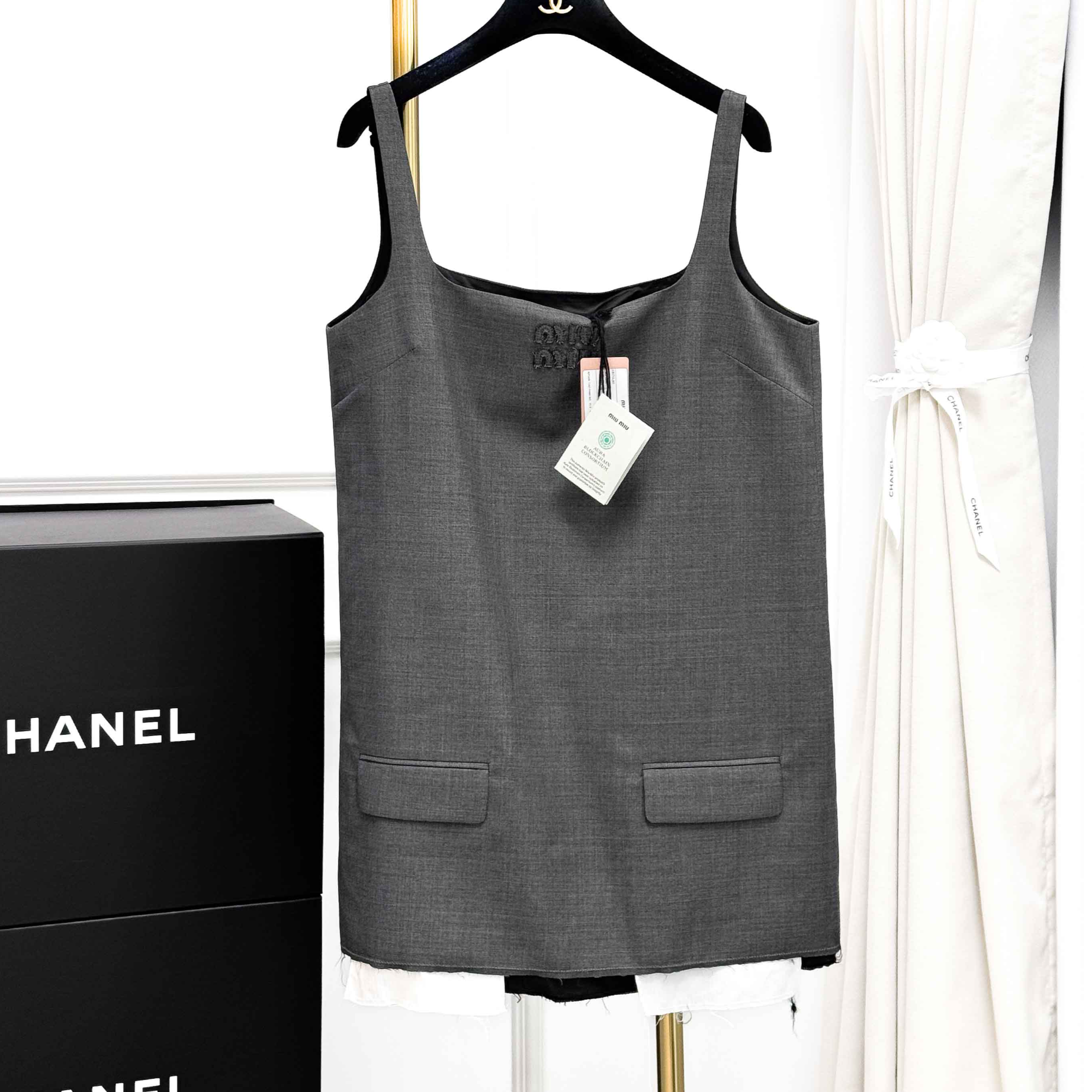 99新 MIU MIU/缪缪 40码 灰色 无袖 连衣裙