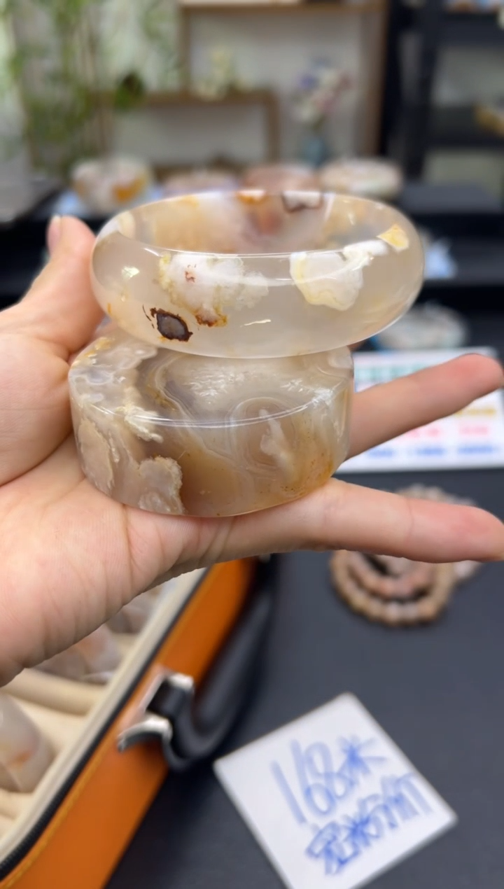 【闪购商品】石英质玉手镯未镶嵌A252(61圈赠送镯心)