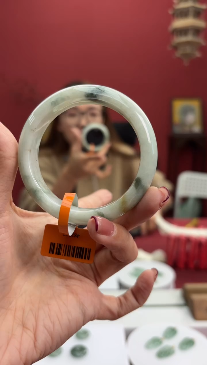 【闪购商品】翡翠手镯未镶嵌7手镯