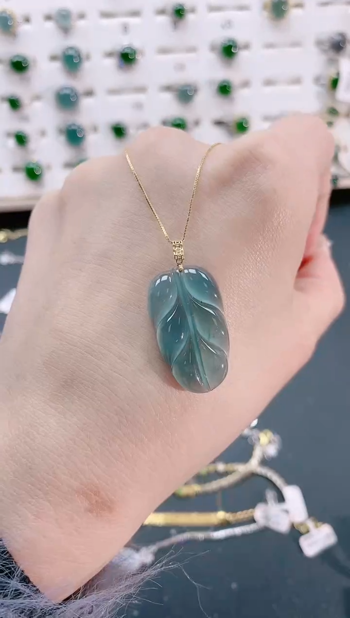 【闪购商品】翡翠颈饰18K金镶嵌天然翡翠