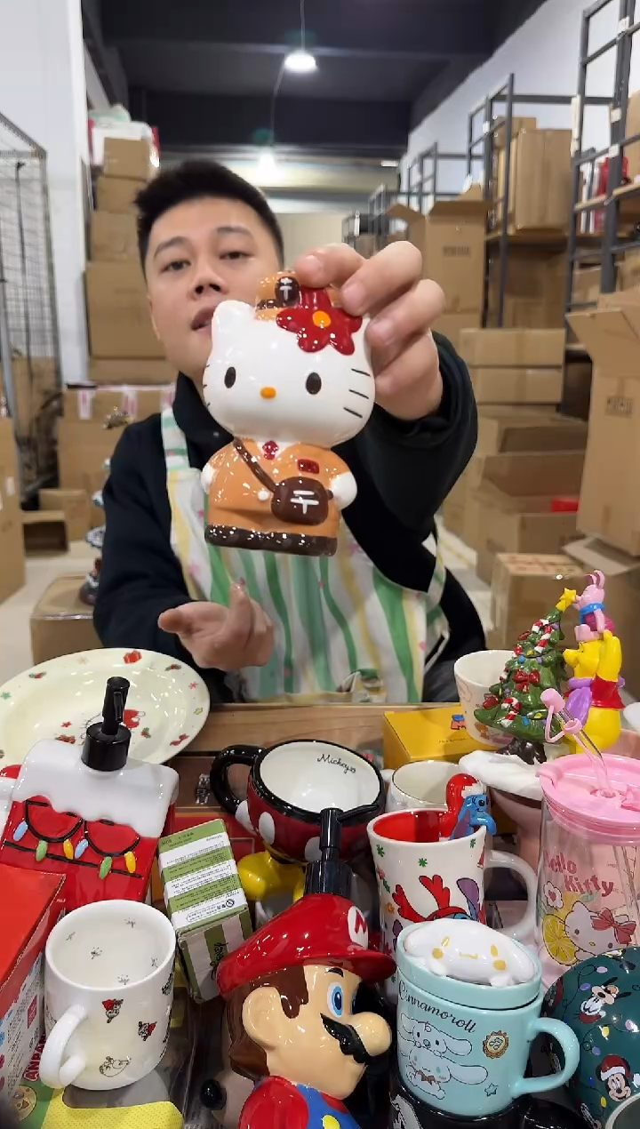 瓷片棕色kt猫邮递员钱罐