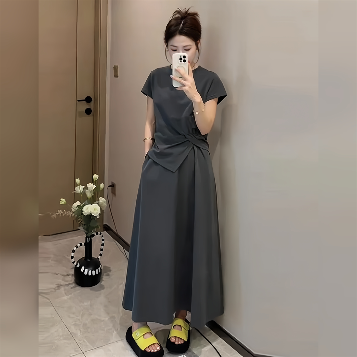 夏季时尚套装裙子女装轻熟风休闲风轻奢收腰时尚短袖显瘦两件套