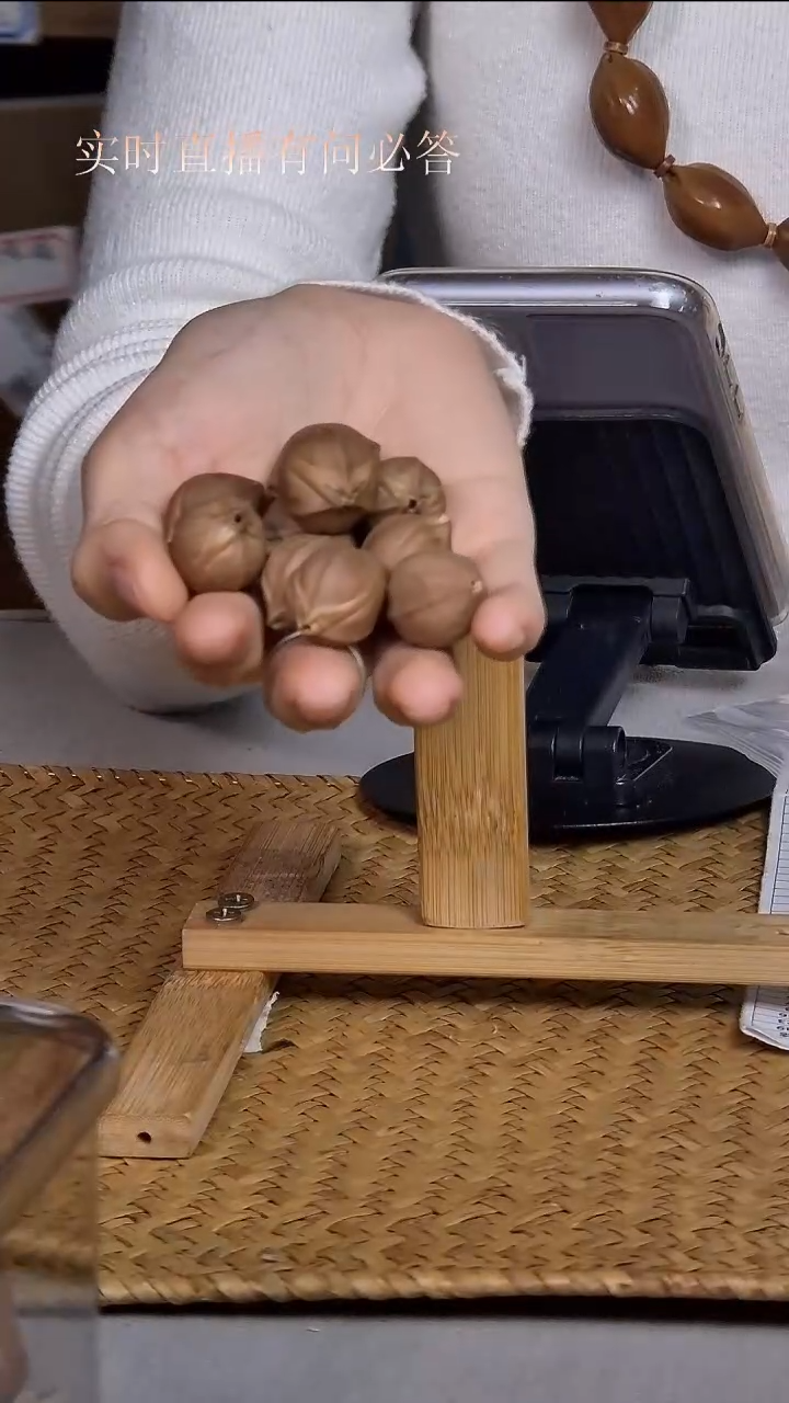 吊坠橄榄核三面佛1824