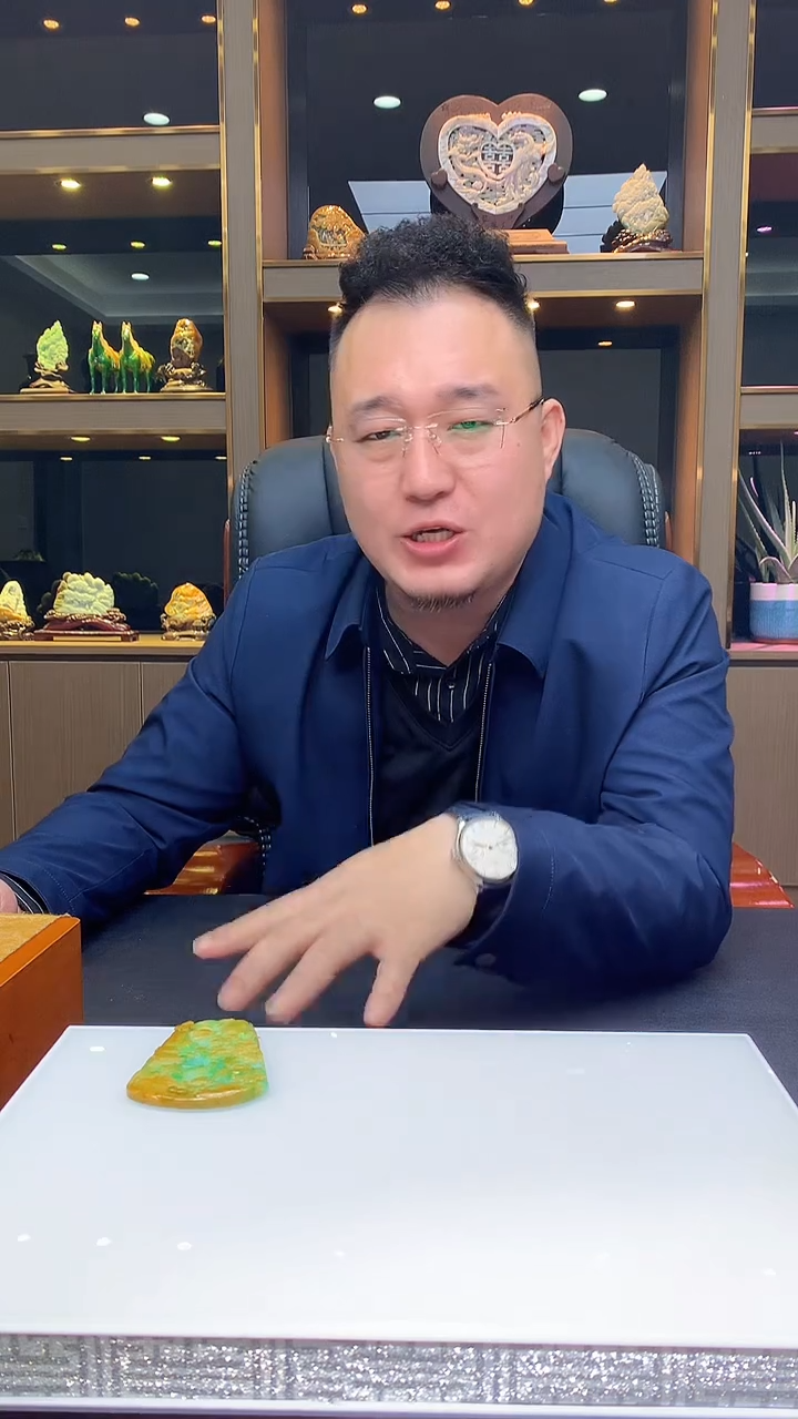 【闪购商品】定制翡翠未镶嵌1018xx-毛货挂件2