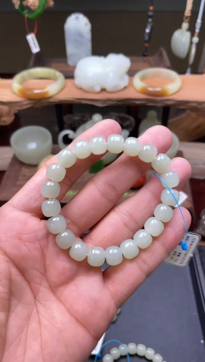 【闪购商品】和田玉手串未镶嵌卡10且末青白老型特价 多样性发一