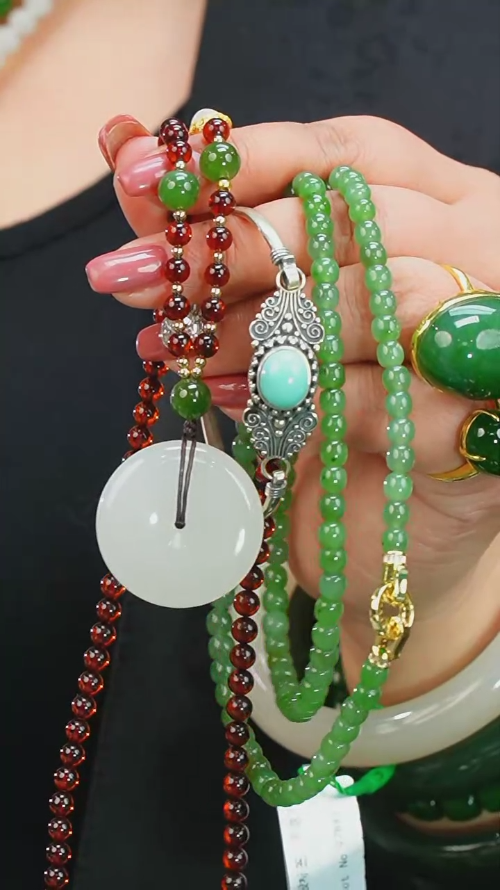 【闪购商品】和田玉套未镶嵌项链+手镯+平安扣42