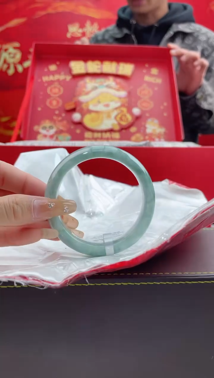 【闪购商品】翡翠手镯未镶嵌4翡翠手镯（微瑕）