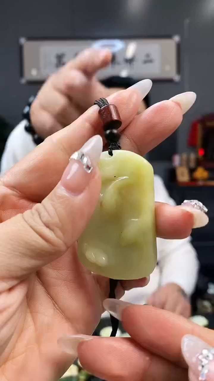未镶嵌蛇纹石玉颈饰天然岫玉（多样性发其中之一）