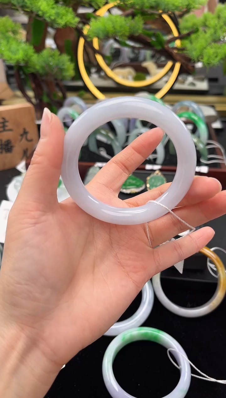 未镶嵌手镯翡翠手镯