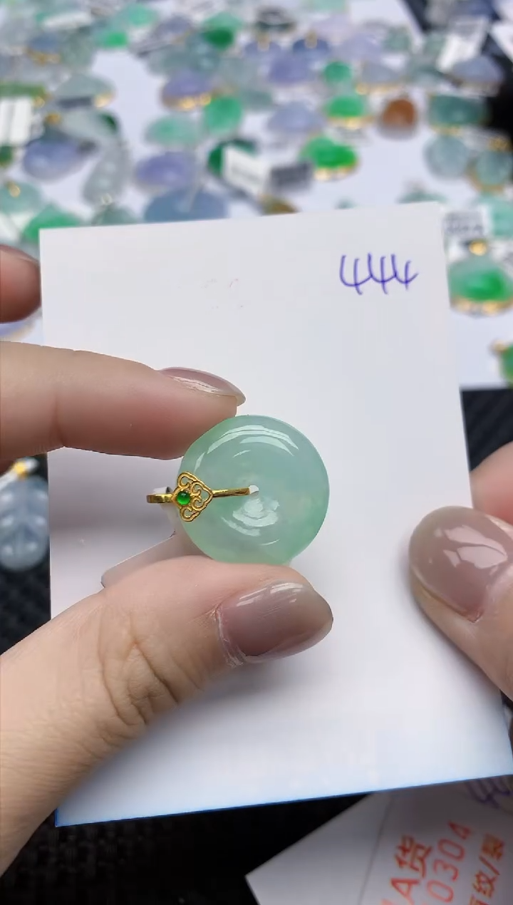 【闪购商品】翡翠颈饰18K金镶嵌天然翡翠A货