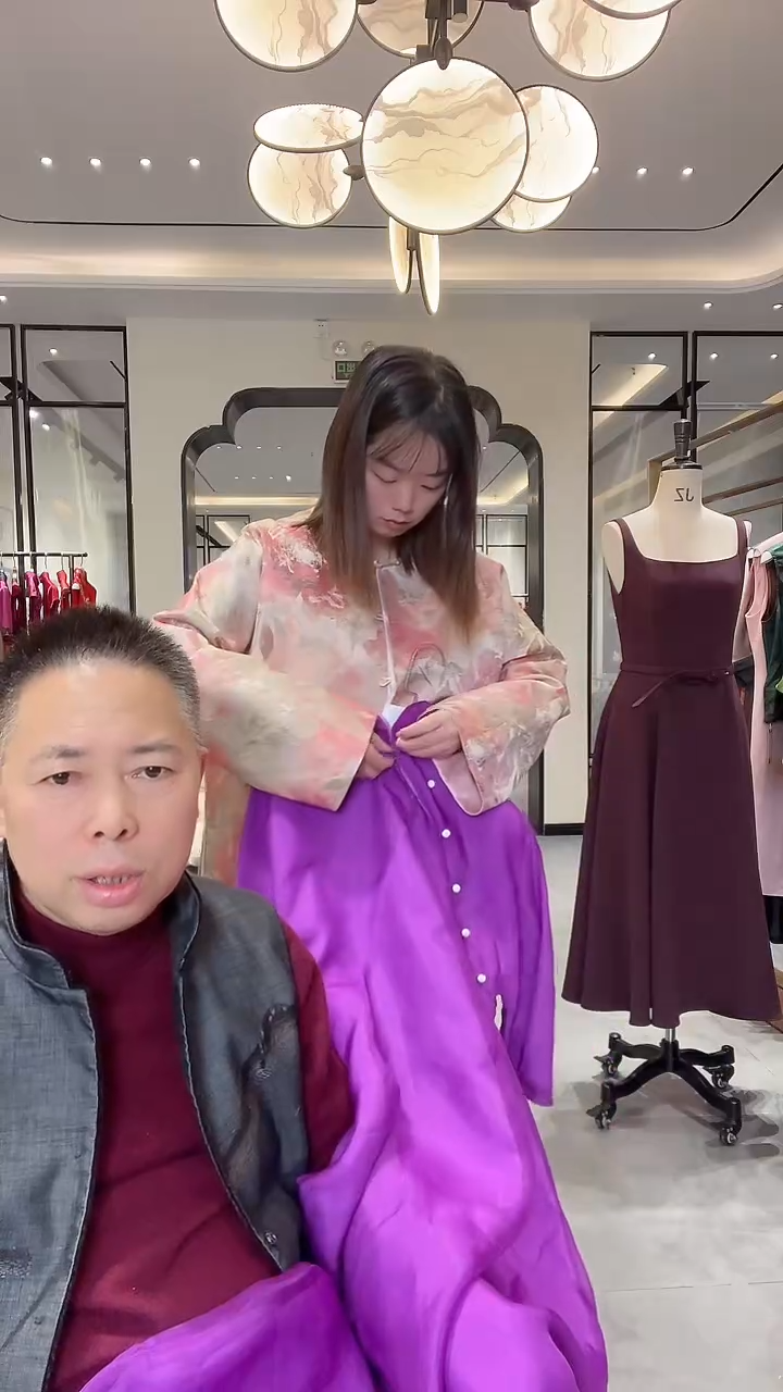 织绣亮紫色真丝欧根纱定制款大袍 799 均码