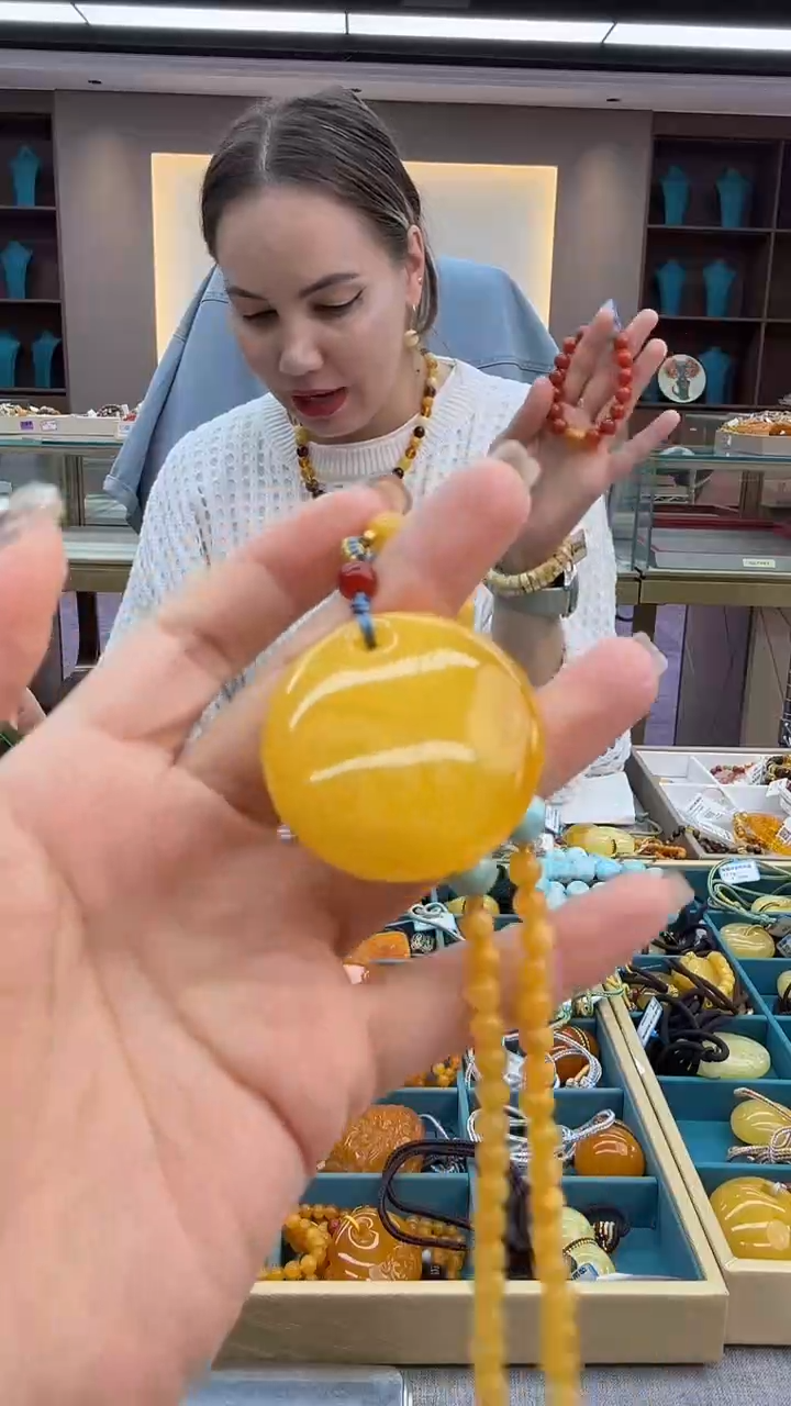 琥珀颈饰未镶嵌133秒拍号 假一罚三 