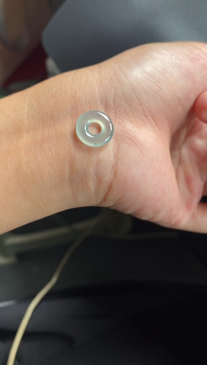 翡翠未镶嵌颈饰翡翠冰种甜甜圈