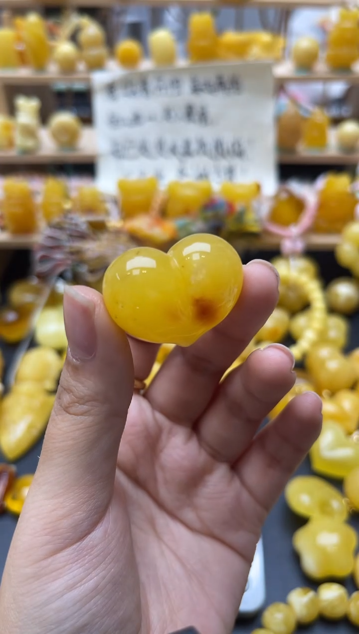 琥珀未镶嵌珠宝奇石139 琥珀蜜蜡微瑕