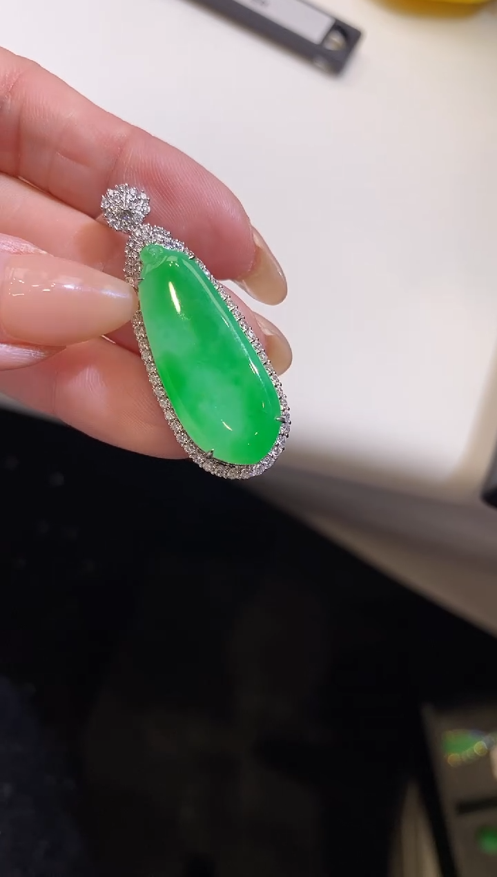 吊坠(不含链)18K金镶嵌翡翠福瓜