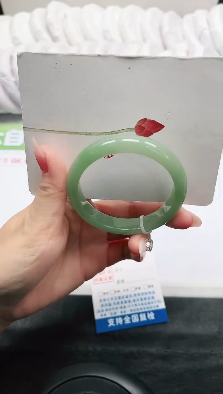 【闪购商品】石英质玉手镯未镶嵌99-55